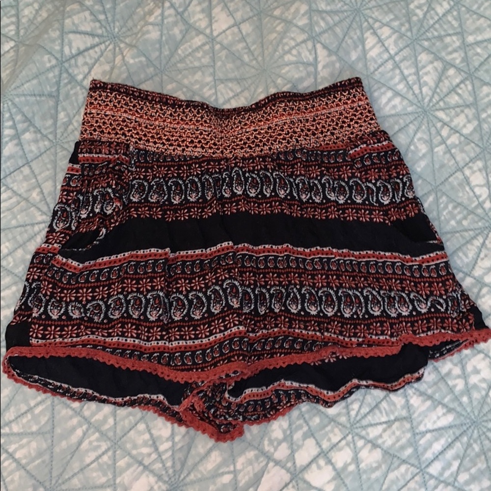 Wet Seal flowy patterned shorts